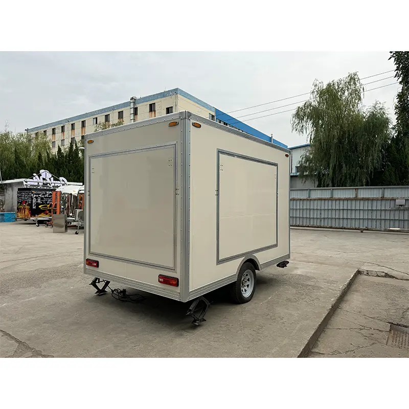 Trailer Bir Seluler Persegi