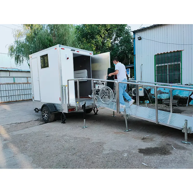 Trailer Toilet ADA yang Dapat Diakses Kursi Roda